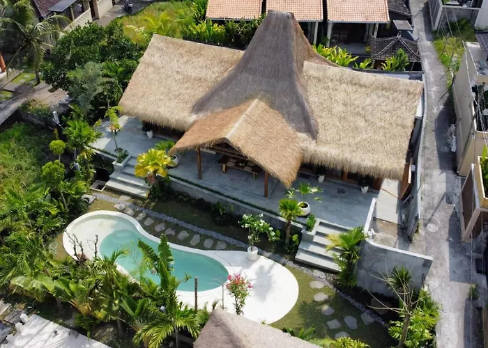 Griya Melati, Authentic Joglo 2br Private Pool In ゲストハウス