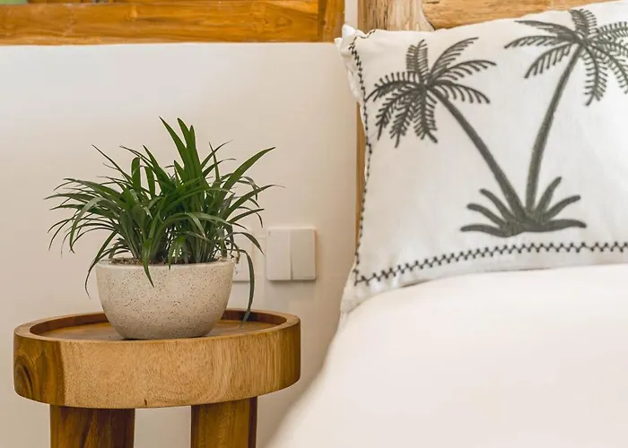 Griya Melati, Authentic Joglo 2br Private Pool In ゲストハウス 3*