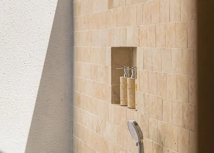 Griya Melati, Authentic Joglo 2br Private Pool In ゲストハウス 3*