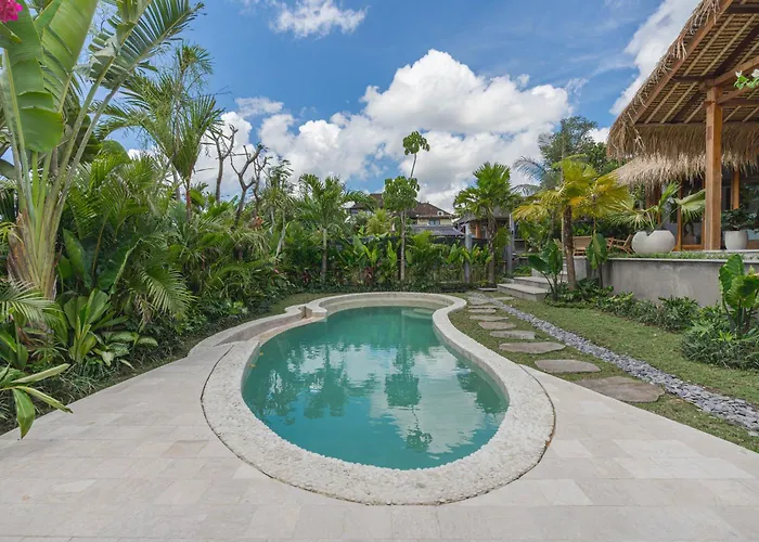 Griya Melati, Authentic Joglo 2br Private Pool In ゲストハウス